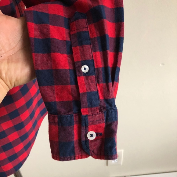 AEO Red Classic Fit Check button down shirt - Picture 3 of 5